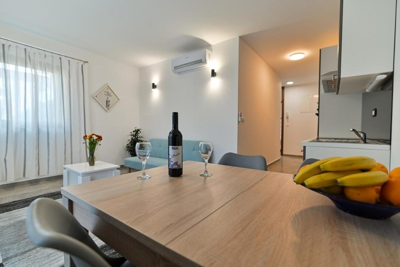 Apartments By The Sea Trogir - 21215 Rom bilde